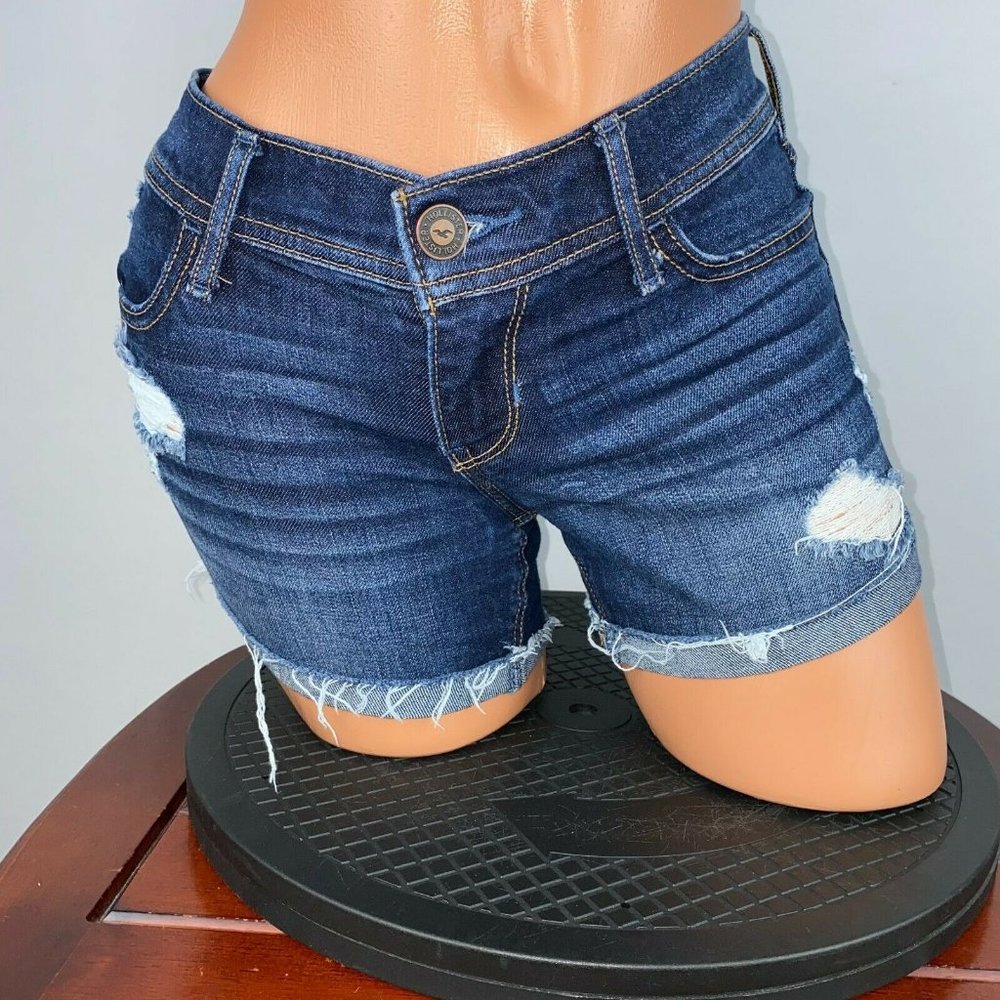 Hollister Jrs 1 Distressed Fringe Cuff Midi Shorts